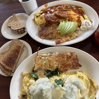 The Best Breakfast Cafe - Spinach, Mushroom & Swiss Omelette and California Omelette! Served with Coffee and Toast! - American Near Me - Oxnard, California The Best Breakfast Cafe - Spinach, Mushroom & Swiss Omelette and California Omelette! Served with Coffee and Toast! - American Near Me - Oxnard, California