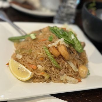 Max's Restaurant - Jersey City - Pancit Bihon - Filipino Near Me - Jersey City, New Jersey Max's Restaurant - Jersey City - Pancit Bihon - Filipino Near Me - Jersey City, New Jersey