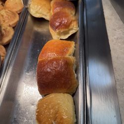 Harvest Table Buffet - The house made yeast rolls.  Delish