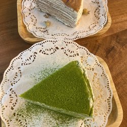 TeaBubz Tea House - Matcha (bottom) earl grey (top)