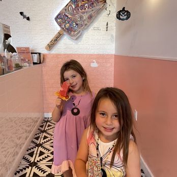 Latropical Artisan Paletas - two girls eating pizza - Ice Cream & Frozen Yogurt Near Me - Key Biscayne, Florida