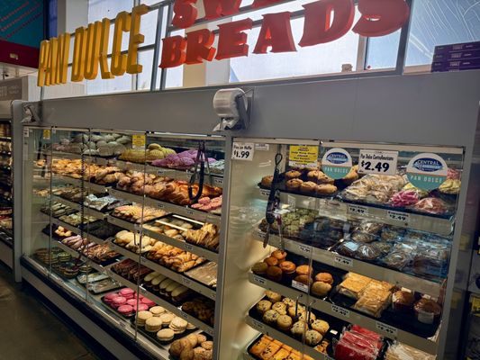 Vallarta Supermarkets by null