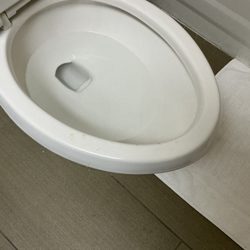 Comfort Inn Bordentown Near Nj Turnpike - Stains on toilet