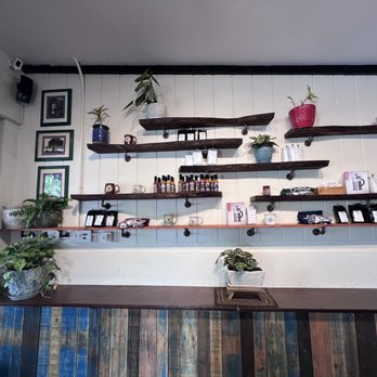 Kohala Coffee Mill - Interior design - Coffee & Tea Near Me - Hawi, Hawaii Kohala Coffee Mill - Interior design - Coffee & Tea Near Me - Hawi, Hawaii