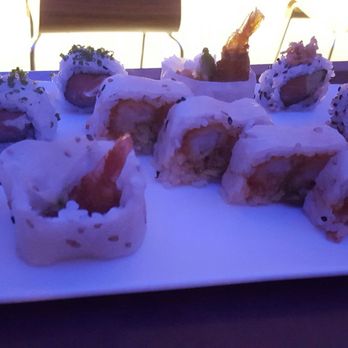 Helsen Sushi and Wine - Japanese Near Me - Mol, VAN Helsen Sushi and Wine - Japanese Near Me - Mol, VAN