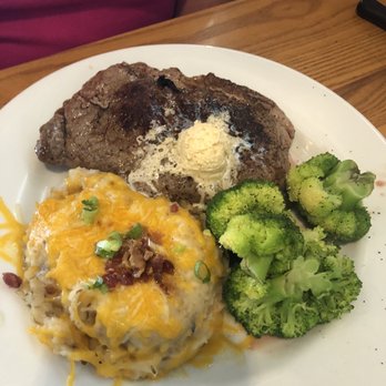 Chili's - 10 oz Classic Sirloin* - Bars Near Me - Louisville, Kentucky