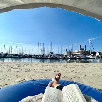 Bahia Resort Hotel - Beach loung - San Diego, CA