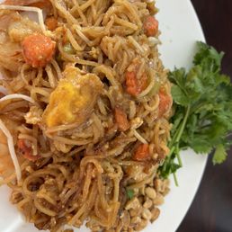 Pad Thai - hmmm Pad Thai - hmmm