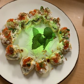 Youkoso Sushi - Top Star roll - Sushi Bars Near Me - Rochester, New York