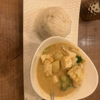 The Thonglor - Yellow Curry - Thai Near Me - San Francisco, California The Thonglor - Yellow Curry - Thai Near Me - San Francisco, California