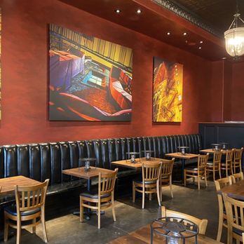 Chicago Fire - Folsom - Inside - Pizza Near Me - Folsom, California