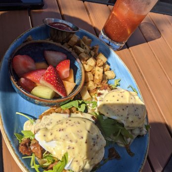 Magnolia House - Eggs Benedict - Cocktail Bars Near Me - Pasadena, California Magnolia House - Eggs Benedict - Cocktail Bars Near Me - Pasadena, California