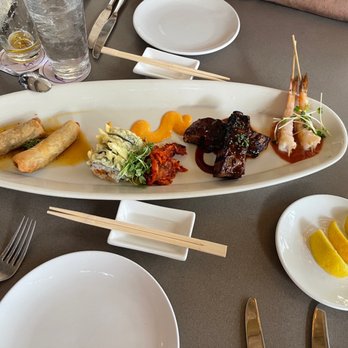 Roy's Waikiki - Roy 's Beachwalk Canoe Appetizer for Two - Hawaiian Near Me - Honolulu, Hawaii