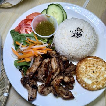 Meet Pho - Grilled Chicken Rice Plate - Vietnamese Near Me - Pittsburgh, Pennsylvania