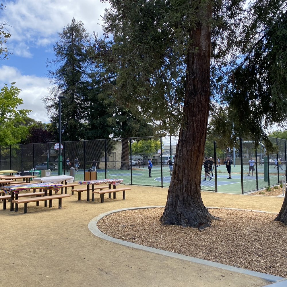 Fair Oaks Park - Picnic tables and basketball courts - Parks Near Me - Sunnyvale, California