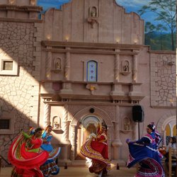Mi Pueblito San Miguel - Bailando Jarabe tapatio