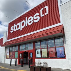 Staples - Staples - storefront