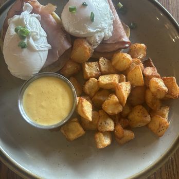Root Cellar Cafe - Eggs Benedict - Breakfast & Brunch Near Me - New Braunfels, Texas Root Cellar Cafe - Eggs Benedict - Breakfast & Brunch Near Me - New Braunfels, Texas