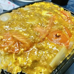Minced Beef and Mixed Egg with Tomato Sauce on Rice (鮮茄免牛蛋飯)