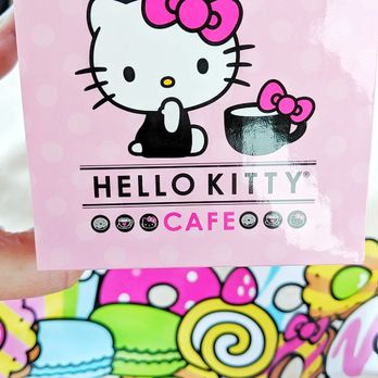 Hello Kitty Cafe - Box for 32oz stainless thermal water bottle. - Food Trucks Near Me - Cincinnati, Ohio