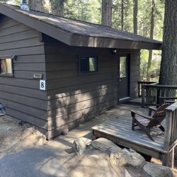 Pinecrest Chalet - Best cabin next to the stream