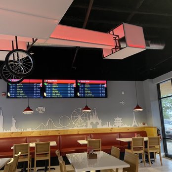 14 Bis Pizzeria - Inside decor. - Pizza Near Me - Orlando, Florida