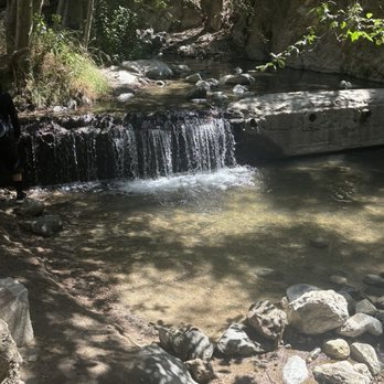 Eaton Canyon Falls Trail - Hiking Near Me - Altadena, California Eaton Canyon Falls Trail - Hiking Near Me - Altadena, California