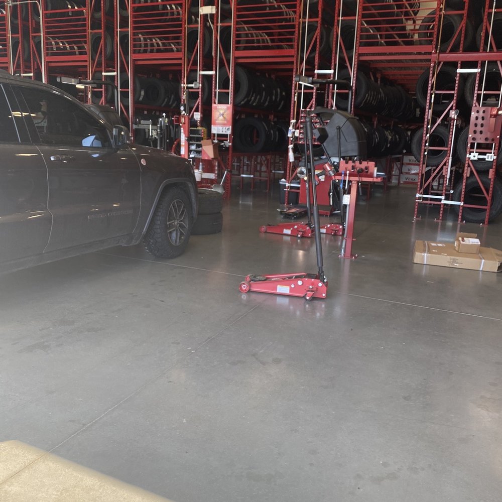 Discount Tire - Inside Shop - Tires Near Me - Saint Ann, Missouri
