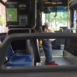 Milwaukee County Transit System - Blueline FDL-National newflyer #5323