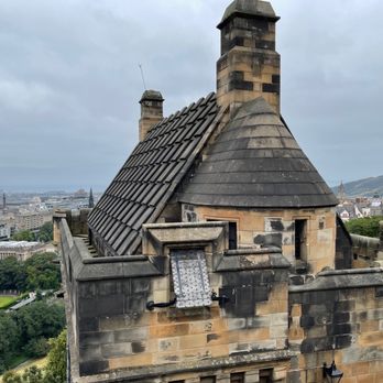 Edinburgh Castle - Landmarks & Historical Buildings Near Me - Edinburgh, EDH