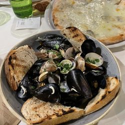 San Lorenzo Di Apicella Michele - Mussels and clams in white wine sauce
