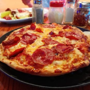 Colasante's Ristorante & Pub - Small 10" Pepperoni and Cheese Pizza - Pizza Near Me - Morgantown, West Virginia
