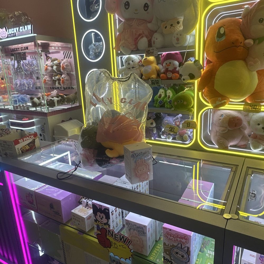 Lucky Claw - Great prizes worth the trip - Arcades Near Me - Rancho Cucamonga, California