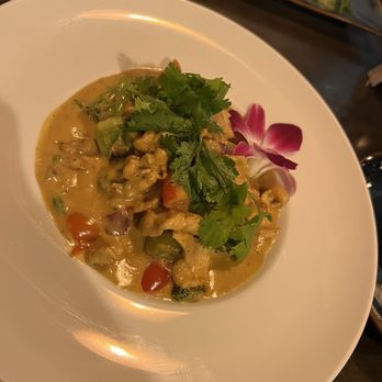 Le Emperor - Curry Chicken (white meat chicken in a coconut curry) - Desserts Near Me - Cypress, Texas Le Emperor - Curry Chicken (white meat chicken in a coconut curry) - Desserts Near Me - Cypress, Texas