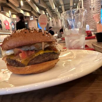 Gordon Ramsay Burger - Salad Near Me - Chicago, Illinois