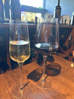 Vino at the Landing by null