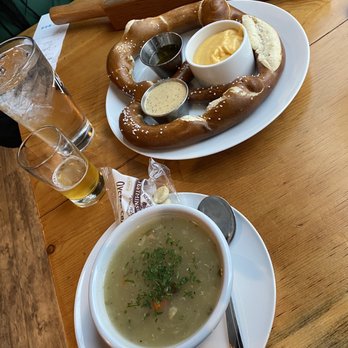Thunder Island Brewing - Pretzel with cheese. Soup of the day. And the four beer samples. - Breweries Near Me - Cascade Locks, Oregon Thunder Island Brewing - Pretzel with cheese. Soup of the day. And the four beer samples. - Breweries Near Me - Cascade Locks, Oregon