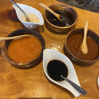 Momo Hut & Gardens - Himalayan/Nepalese Near Me - Toronto, Ontario