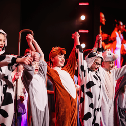 Prairie School of Dance - Dancers take a bow at the end of our annual NOEL performance.