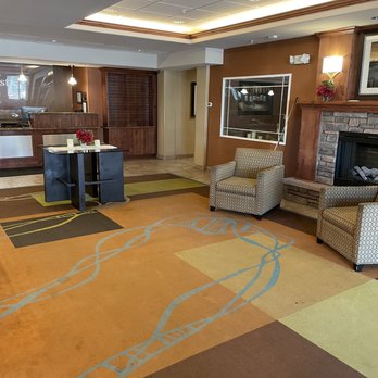Grand Vista Hotel - Lobby - Hotels Near Me - Parachute, Colorado