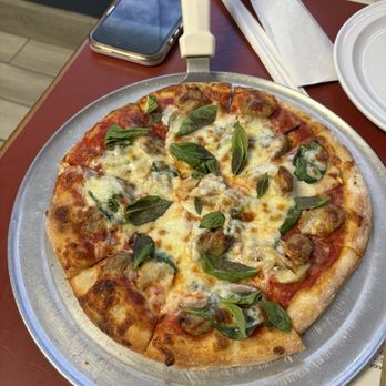 App's Pizza - Personal, sausage, basil, spinach, mushrooms - Pizza Near Me - Saint Cloud, Florida