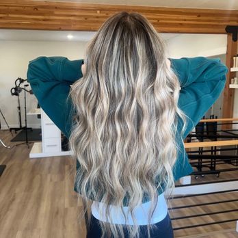 The Ivory Hair - Photo after the service, so blonde and beautiful!! - Hair Extensions Near Me - Salem, Oregon