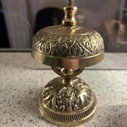 Weinschenke im Hotel Hirschen - Lobby bell