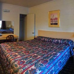 Voll Motel - Nice sized room with pretty much everything you might need for a night or two.