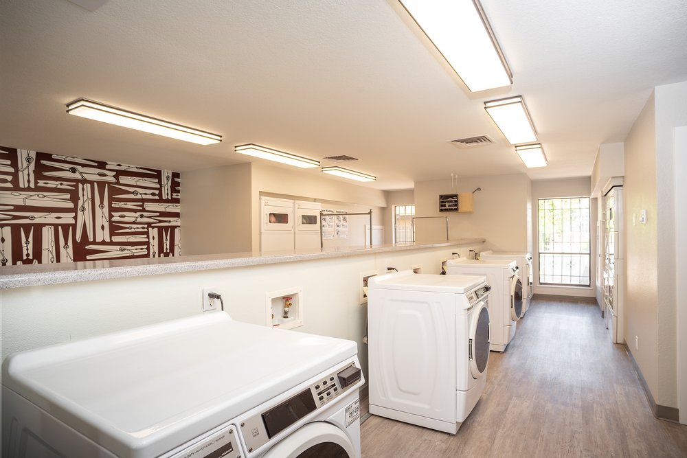 ACACIA GARDENS APARTMENTS 45 Photos 8401 Spain Rd NE, Albuquerque