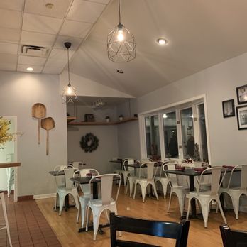 Genaros Restaurant & Pizza - Small cozy dining room - Pizza Near Me - Branford, Connecticut Genaros Restaurant & Pizza - Small cozy dining room - Pizza Near Me - Branford, Connecticut