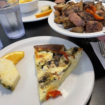 Cafe Stephanie - Quiche, potatoes - Sandwiches Near Me - Newport, Oregon Cafe Stephanie - Quiche, potatoes - Sandwiches Near Me - Newport, Oregon