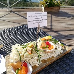 Ostseelounge - Einfach nur 1 Traum, kaum zu beschreiben was wir alles an ausgesuchten Spezialitäten zu Essen bekommen haben. Vollendeter Service!