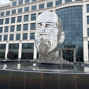 Metalmorphosis - Giant Head - Interesting statue in a corporate office complex - Landmarks & Historical Buildings Near Me - Charlotte, North Carolina Metalmorphosis - Giant Head - Interesting statue in a corporate office complex - Landmarks & Historical Buildings Near Me - Charlotte, North Carolina