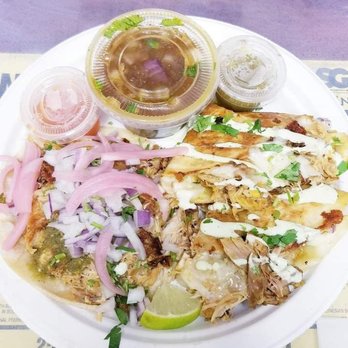 Dos Jefes - Half Quesedilla & Half Street Chicken Taco - Tacos Near Me Dos Jefes - Half Quesedilla & Half Street Chicken Taco - Tacos Near Me